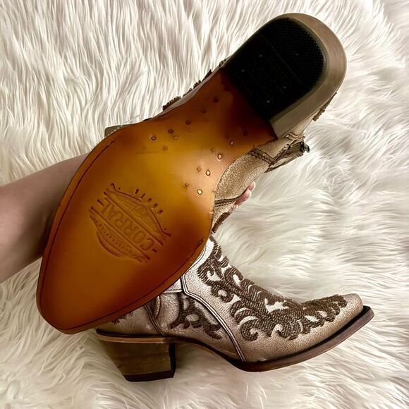 NIB Corral Distressed Beige/Brown 3D Bristle Embroidered Ankle Boots - Picture 9 of 14